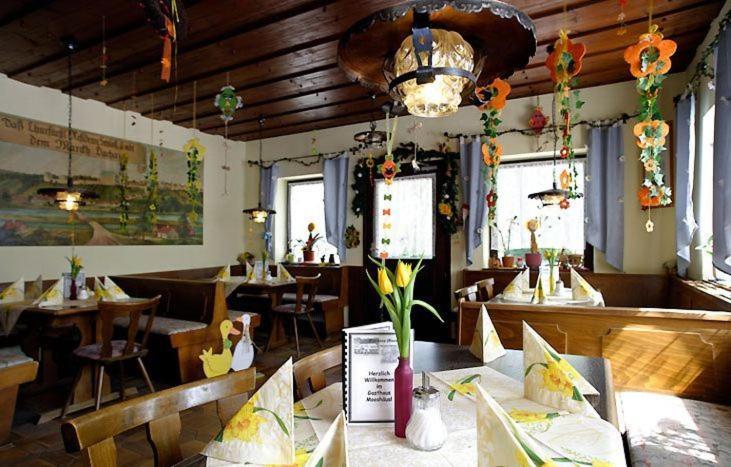 Gasthaus Mooshaeusl Hebertshausen Eksteriør billede